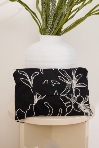 kiran τσαντα namaste