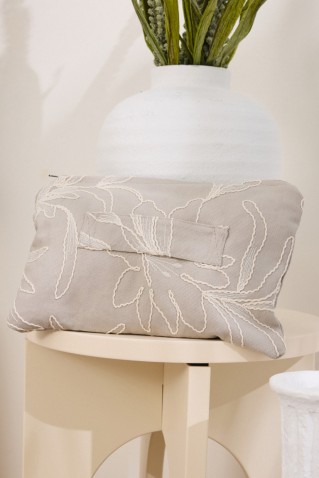 kiran τσαντα namaste