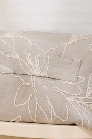 kiran τσαντα namaste