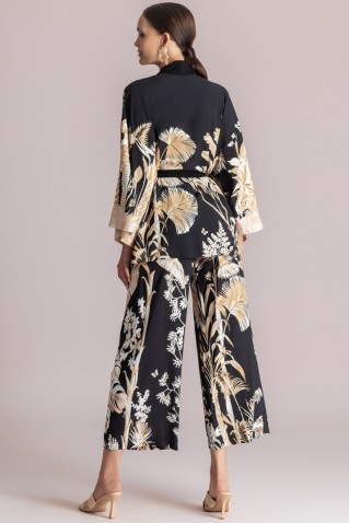 printed kimono moutaki
