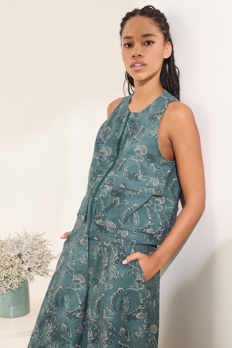 calloway vest namaste