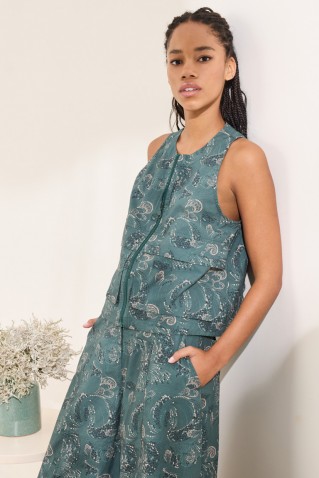 calloway vest namaste