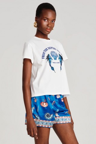 seashellt-shirt peace & chaos