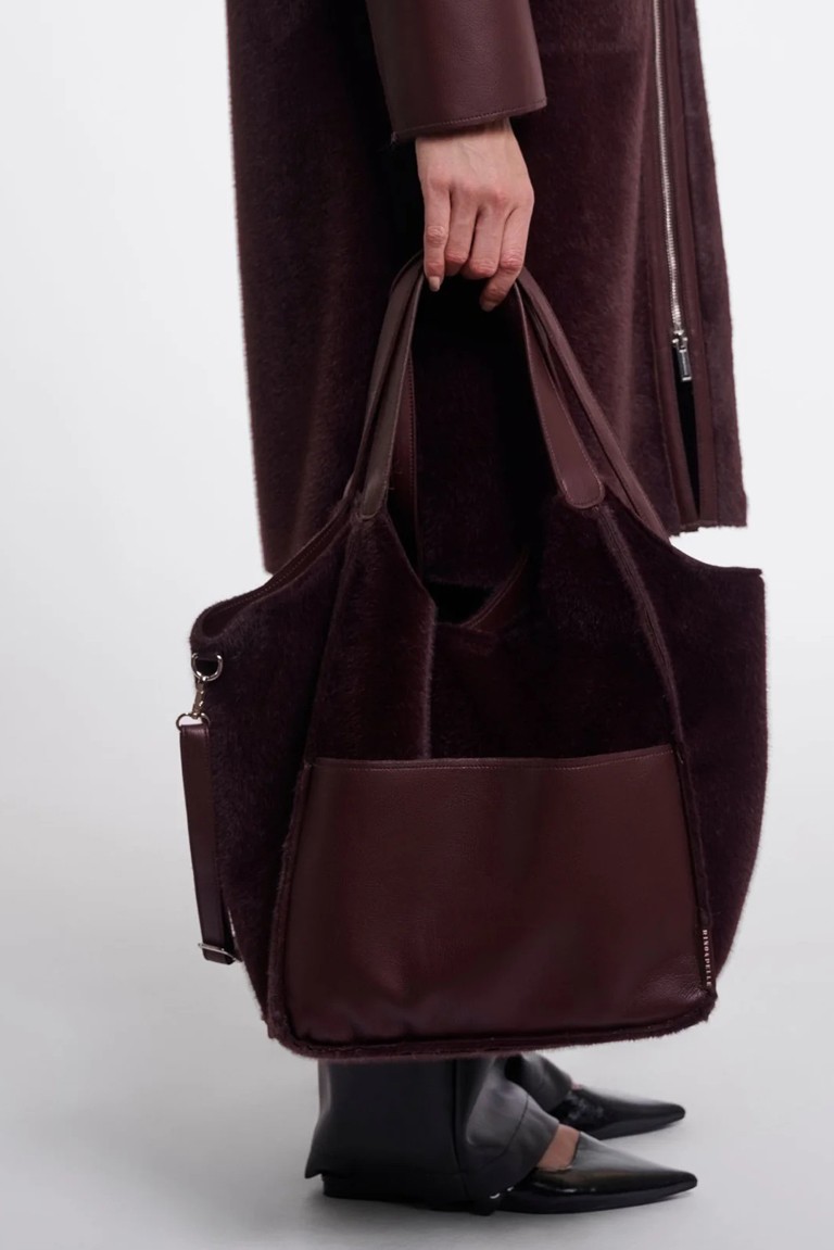 chi handbag rino & pelle fudge cloak